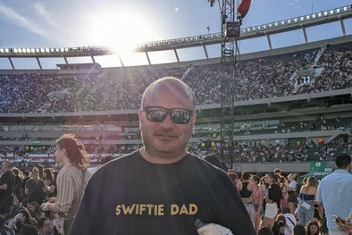 MDZol | Swiftie dad, una categoría nueva del universo Taylor Foto: @reskatehot - X