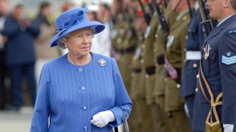 Reina Isabel, Isabel II, realeza