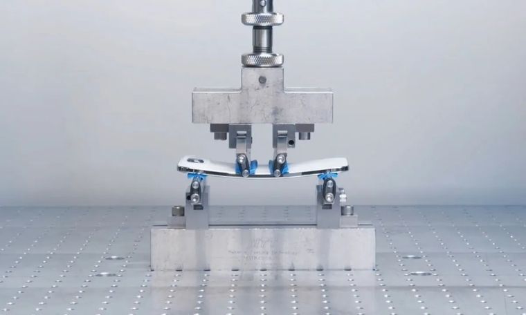 Apple busca despejar las dudas sobre una posible rotura del nuevo iPhone Air con pruebas de resistencia. Apple busca despejar las dudas sobre una posible rotura del nuevo iPhone Air con pruebas de resistencia.