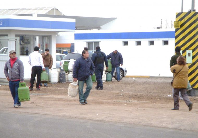 La venta se restringe y la humillación crece. Foto: Mdz