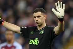 Dbu Martínez tendrá un nuevo compañero argentino en el Aston Villa y ya serán tres los jugadores nacionales en el club, además de Emiliano Buendía. Foto: Getty Images