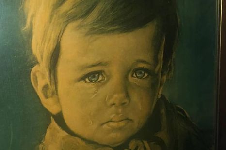 Del living de la abuela al fuego: el mito del Niño llorón y su oscura fama internacional. Del living de la abuela al fuego: el mito del Niño llorón y su oscura fama internacional.