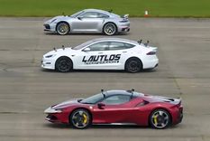 Tesla vs Ferrari vs Porsche Foto: CarWow