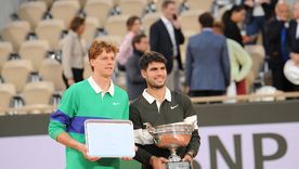 El tremendo elogio de Jannik Sinner a Carlos Alcaraz en la previa de las semis del ATP Finals. El tremendo elogio de Jannik Sinner a Carlos Alcaraz en la previa de las semis del ATP Finals.