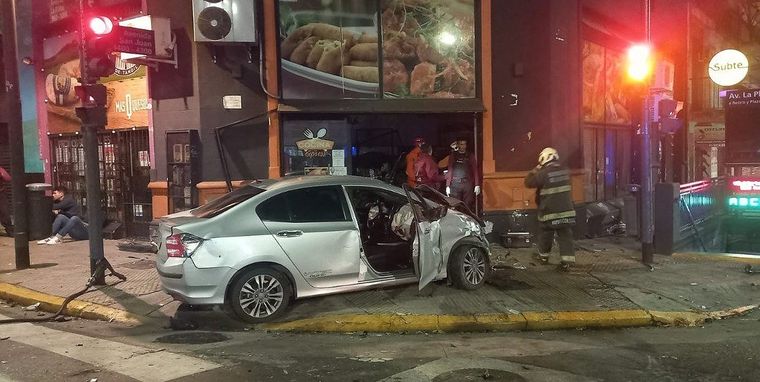 Así quedó uno de los vehículos Foto: Télam