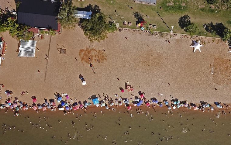 Esta playa tranquila es ideal para descansar Foto: Turismo Ituzaingó