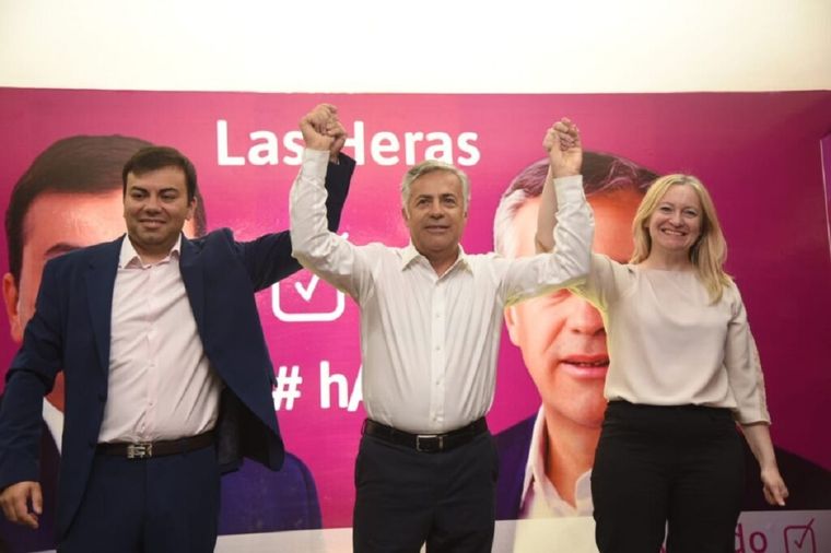 Alfredo Cornejo y Hebe Casado junto a Francisco Lo Presti Foto: Prensa Alfredo Cornejo