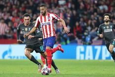 un futbolista del atletico de madrid dio positivo y otros nueve presentaron anticuerpos