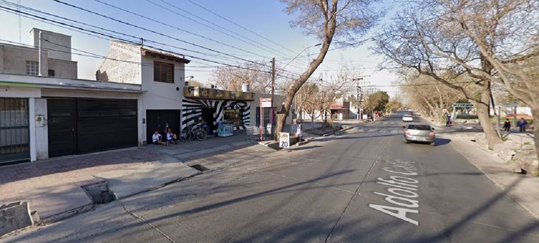 Un minimarket de Guaymallén fue asaltado por delincuentes en una 4x4