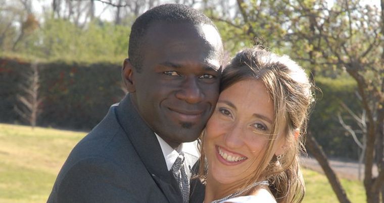 Jimena y Kerl, en los jardines de la finca. Foto: Gentileza Fernando Soldati