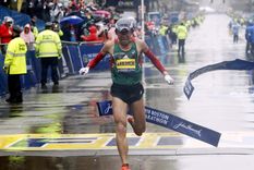 el amateur kawauchi triunfa en la maraton de boston en un dia infernal el amateur kawauchi triunfa en la maraton de boston en un dia infernal