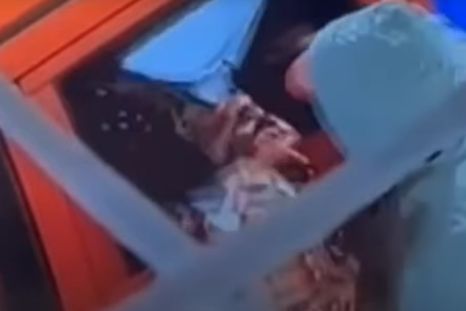 Policías frustraron un robo a un turista en la plaza Independencia y detuvieron a dos personas. Policías frustraron un robo a un turista en la plaza Independencia y detuvieron a dos personas.