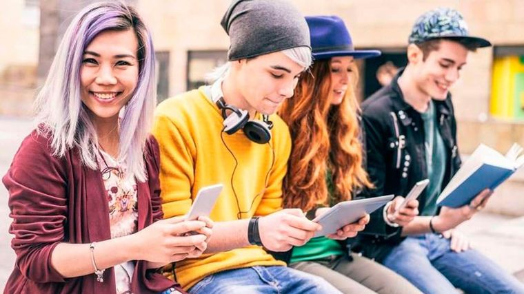 La Generación Z transforma su identidad en un activo digital. La Generación Z transforma su identidad en un activo digital.