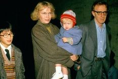 tremendo: el hijo de mia farrow acusa a su madre de abuso