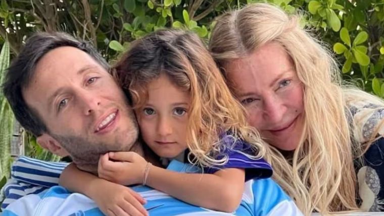 Tomás Yankelevich junto a su hija Mila y Cris Morena. Foto: redes sociales. 