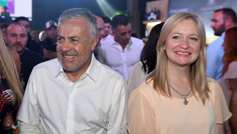 Alfredo Cornejo y Hebe Casado Foto: Santiago Tagua/MDZ
