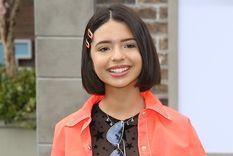 Ángela Aguilar sorprende con un modelo de minifalda colorido, singular y súper chic. Foto: Noticias NRT México - https://noticiasnrt.com/wp-content/uploads/2021/05/ANGELA-2.jpg