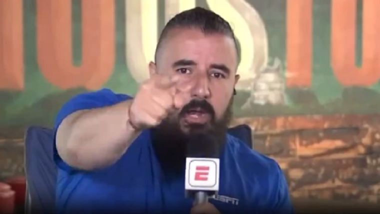 El mexicano volvió a decir presente para hablar del 10. Foto: Captura