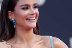 Clarissa Molina sabe cómo resaltar cualquier vestido Foto: La Vibra -  https://lavibra.com/wp-content/uploads/2022/03/Diseno-sin-titulo-2.png