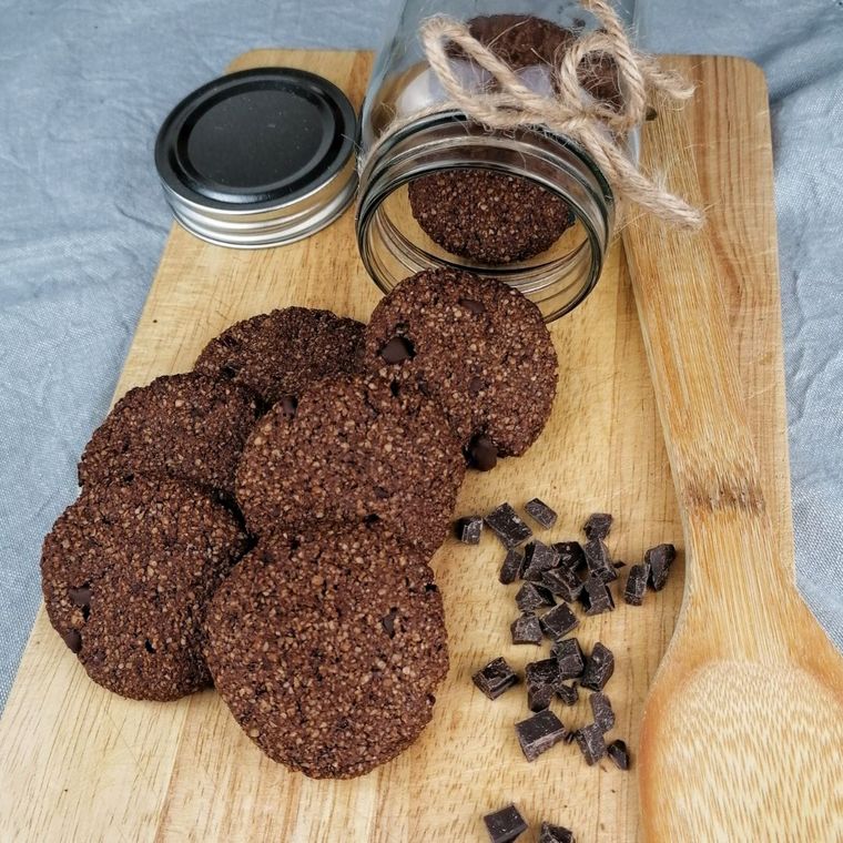 Cómo preparar cookies de avena con cacao y trozos de chocolate en casa. Cómo preparar cookies de avena con cacao y trozos de chocolate en casa.
