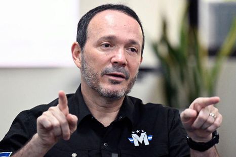 Gustavo Villatoro es el ministro de Justicia y Seguridad Pública de El Salvador, a cargo de la "guerra contra las pandillas".