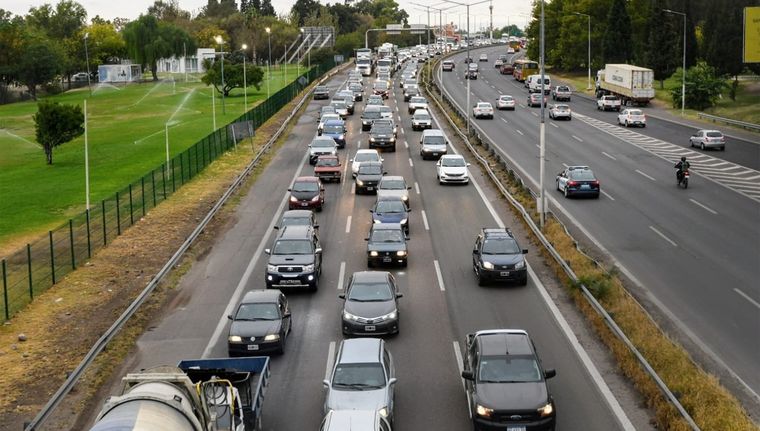 El agotamiento de viajar hacia la Ciudad es uno de los factores. Foto: Alf Ponce Mercado/MDZ