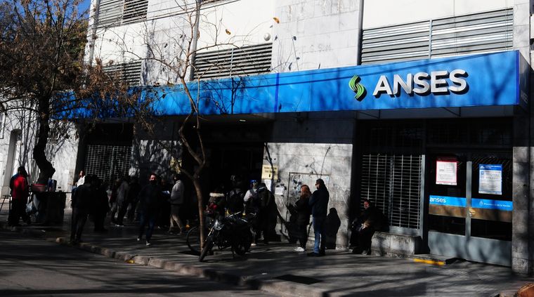 En un principio en las oficinas de la Anses no supieron explicarle el error Foto: Alf Ponce Mercado/MDZ