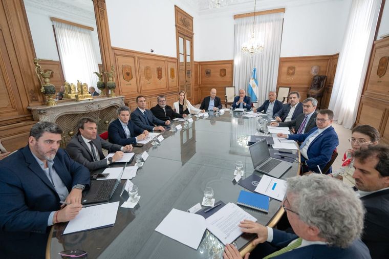 La cuarta reunión del Consejo de Mayo en la Casa Rosada.