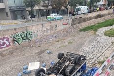 Así quedó el camión tras el vuelco