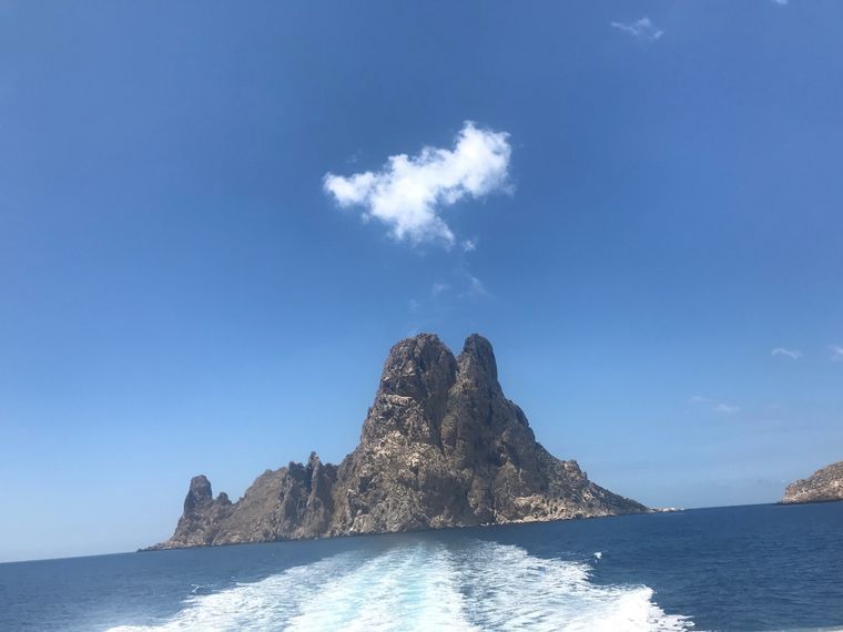 Es Vedrá es un islote próximo a Ibiza