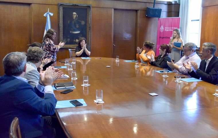 EL acuerdo fue firmado durante la jornada del martes Foto: Ministerio de Salud