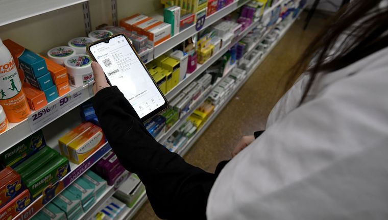 La receta electrónica se usa en PAMI y farmacias. La receta electrónica se usa en PAMI y farmacias.