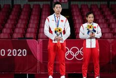 Para algunos internautas chinos, la medalla de plata de Xu Xin (izquierda) y Liu Shiwen en tenis de mesa no alcanzó. Foto: GETTY IMAGES