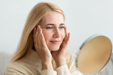 El retinol, también conocido como vitamina A, se encuentra en alimentos como zanahorias, brócoli, espinaca, col, huevos, quesos, batata y lechuga, entre otros. Foto: Biotulin