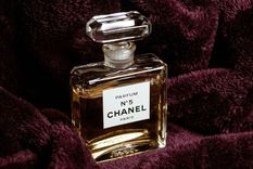Con el lanzamiento de Chanel Factory la casa Chanel celebra los 100 años del aroma característico del perfume de mujer. Foto: MARCA