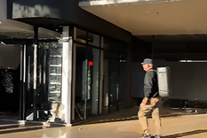 ¿quien es el hombre que recorre mendoza con su mochila musical a todo volumen?