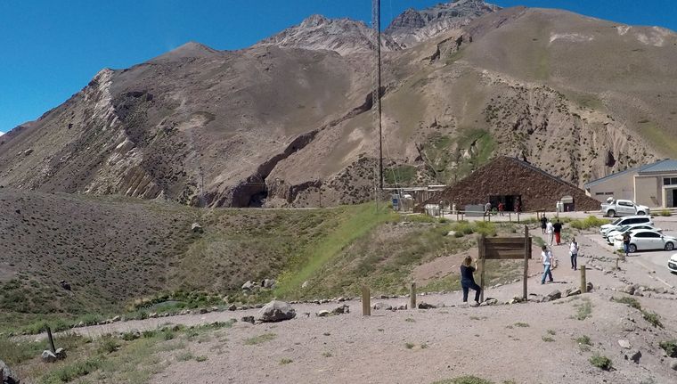 Guardaparques en la zona de Horcones en Mendoza. Guardaparques en la zona de Horcones en Mendoza.