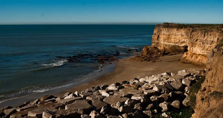 Esta playa de impactantes acantilados se encuentra al sur de Mar del Plata Foto: insidemdp