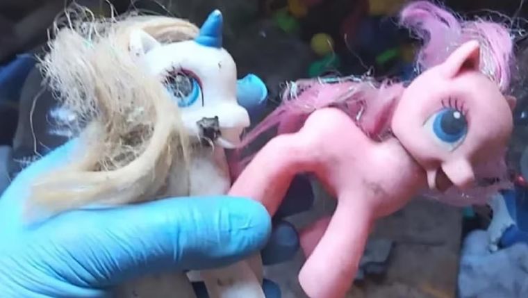 Los juguetes de la víctima Foto: Policía Federal