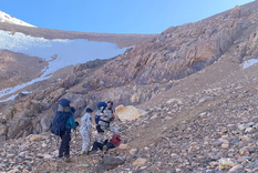 con el rostro congelado y al borde de la muerte, asi encontraron a los andinistas en san juan