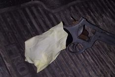 Arma calibre 32 que utilizaban los delincuentes para cometer los robos Foto: Ministerio de Seguridad