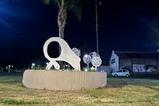 El monumento a las Madres de Plaza de Mayo inaugurado en Marcos Juárez fue removido a las 48 horas Foto: X de @andres_oliva