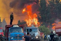 Los incendios en la Patagonia alertan a toda la población. Foto: X @MatiAromi Los incendios en la Patagonia alertan a toda la población. Foto: X @MatiAromi