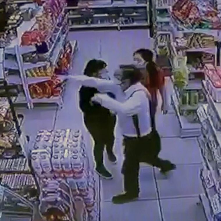 Los ladrones se hicieron pasar por agentes de distintos organismos de seguridad Foto: Captura Video