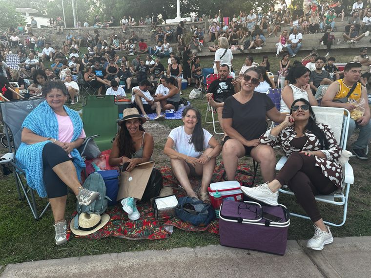 Vino Blues encendió el Verano Cultural 2026 y todavía queda una noche más.