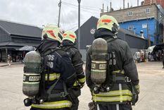 un hombre murio en un incendio en el barrio 31: investigan el origen del fuego