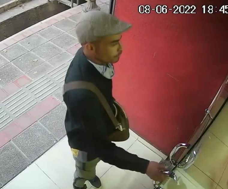 Las cámaras captaron el momento exacto del robo