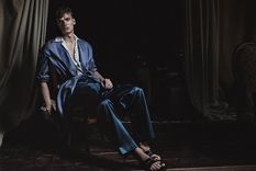 ¿la usarias? la prenda masculina de bano que se impone en el street style ¿la usarias? la prenda masculina de bano que se impone en el street style