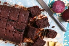 Admira estos exquisitos brownies saludables, que puedes comer sin ninguna culpa ¡los amarás! Admira estos exquisitos brownies saludables, que puedes comer sin ninguna culpa ¡los amarás!