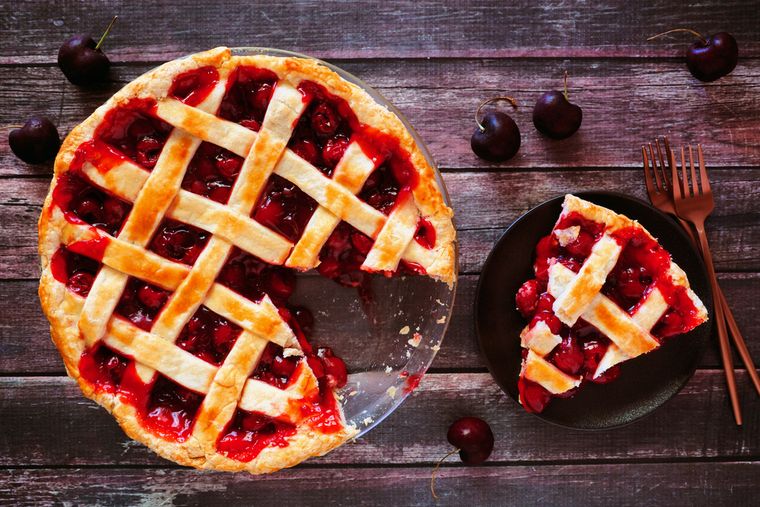 Receta para preparar un riquísimo pastel de cerezas perfecto en casa.